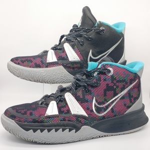 Nike Kyrie 7 VII Black Silver Purple Irving Pixel Camo Size 6Y CT4080-008